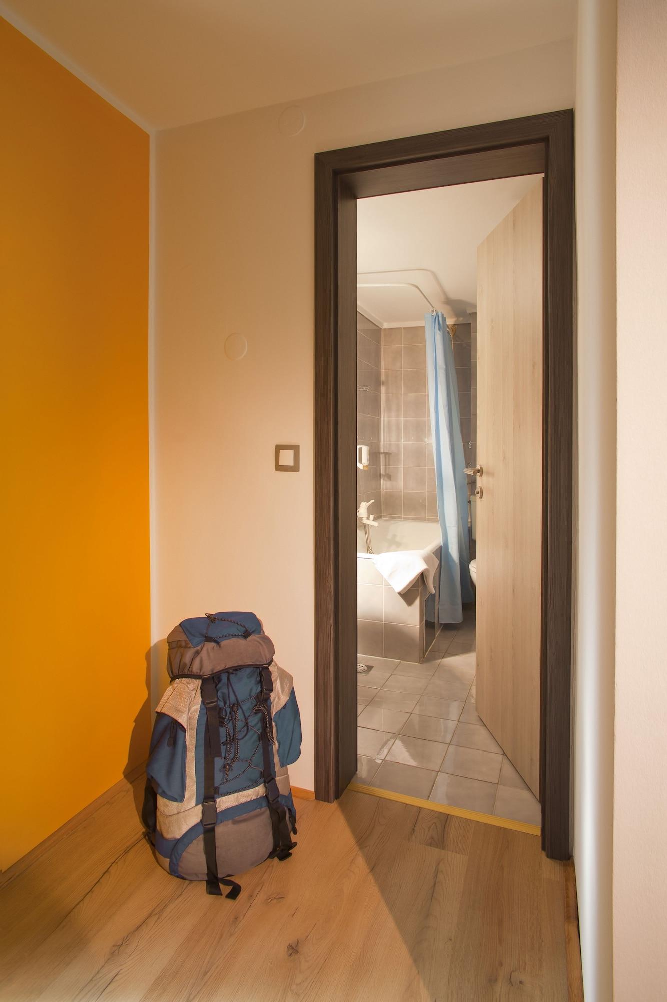 B&B Hotel Maribor Uni Hostel ภายนอก รูปภาพ