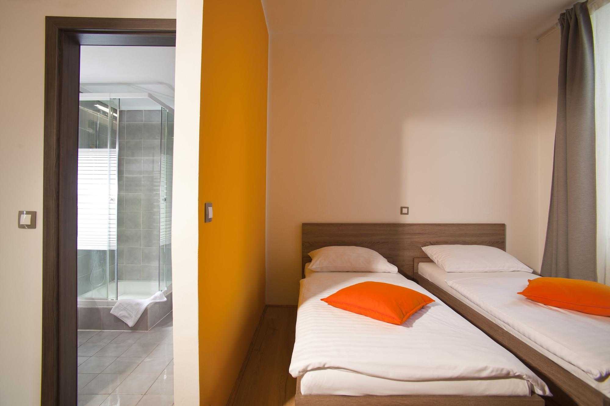 B&B Hotel Maribor Uni Hostel ภายนอก รูปภาพ