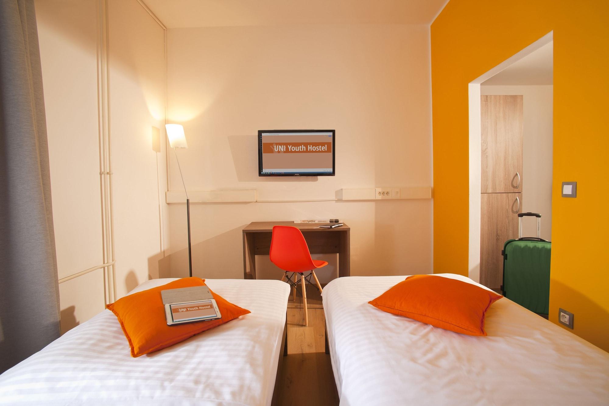 B&B Hotel Maribor Uni Hostel ภายนอก รูปภาพ
