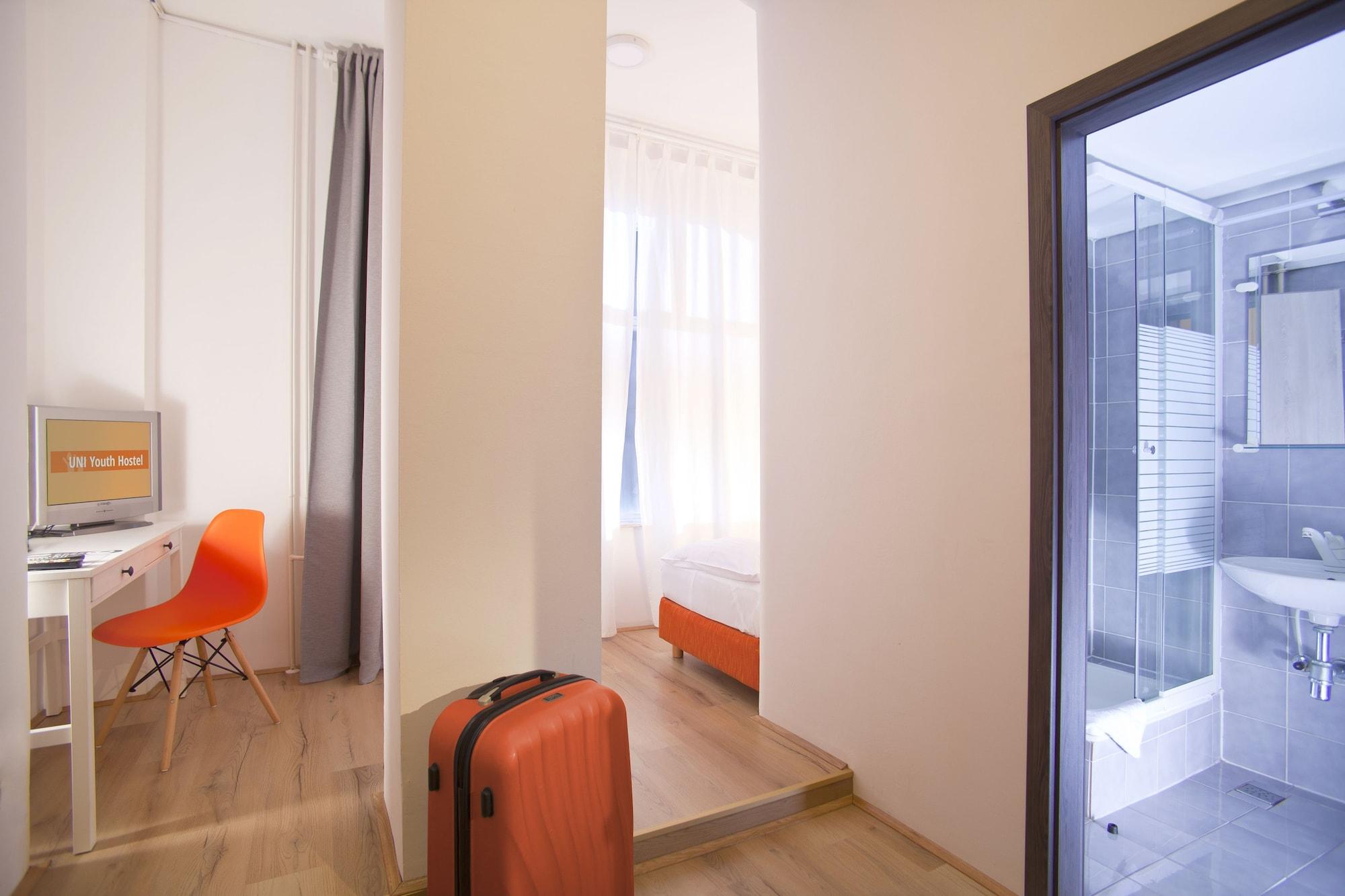 B&B Hotel Maribor Uni Hostel ภายนอก รูปภาพ