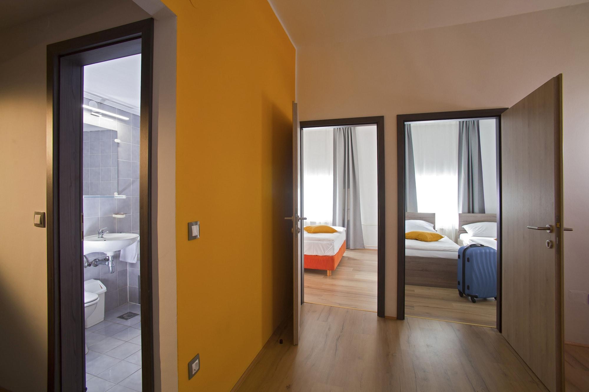 B&B Hotel Maribor Uni Hostel ภายนอก รูปภาพ