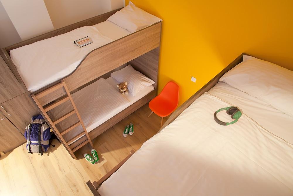 B&B Hotel Maribor Uni Hostel ภายนอก รูปภาพ