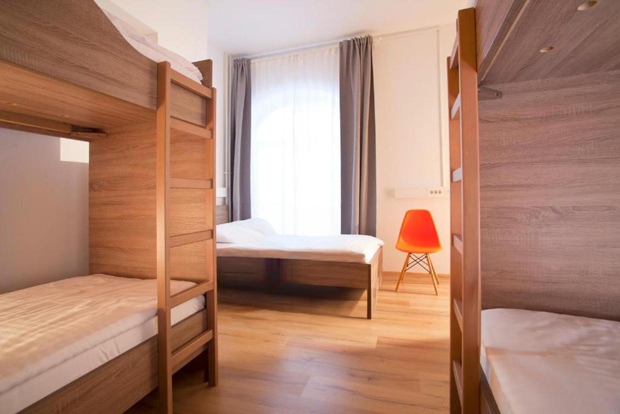 B&B Hotel Maribor Uni Hostel ภายนอก รูปภาพ
