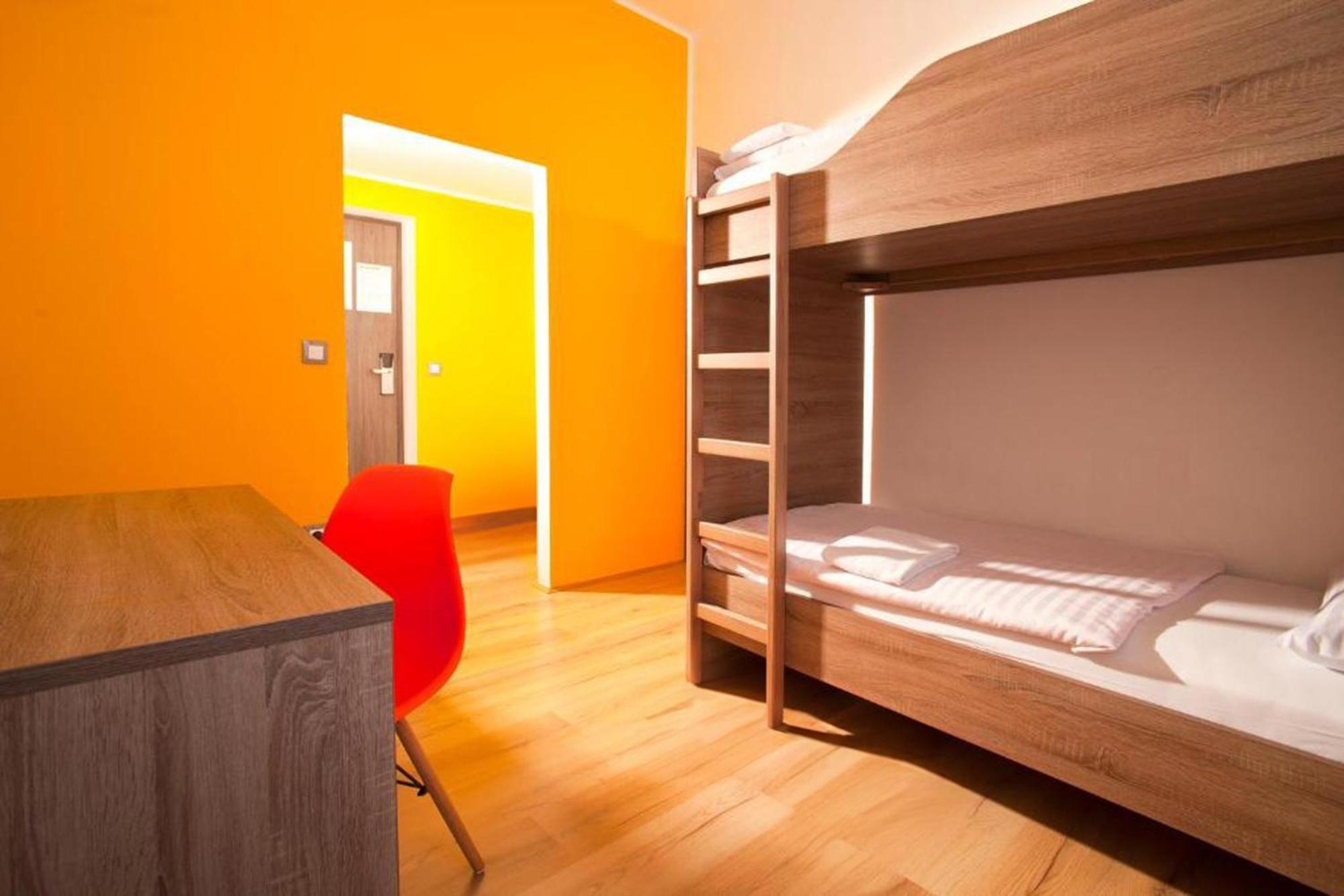 B&B Hotel Maribor Uni Hostel ภายนอก รูปภาพ