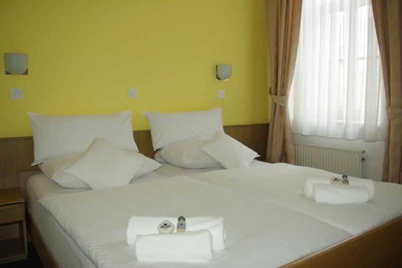 B&B Hotel Maribor Uni Hostel ภายนอก รูปภาพ