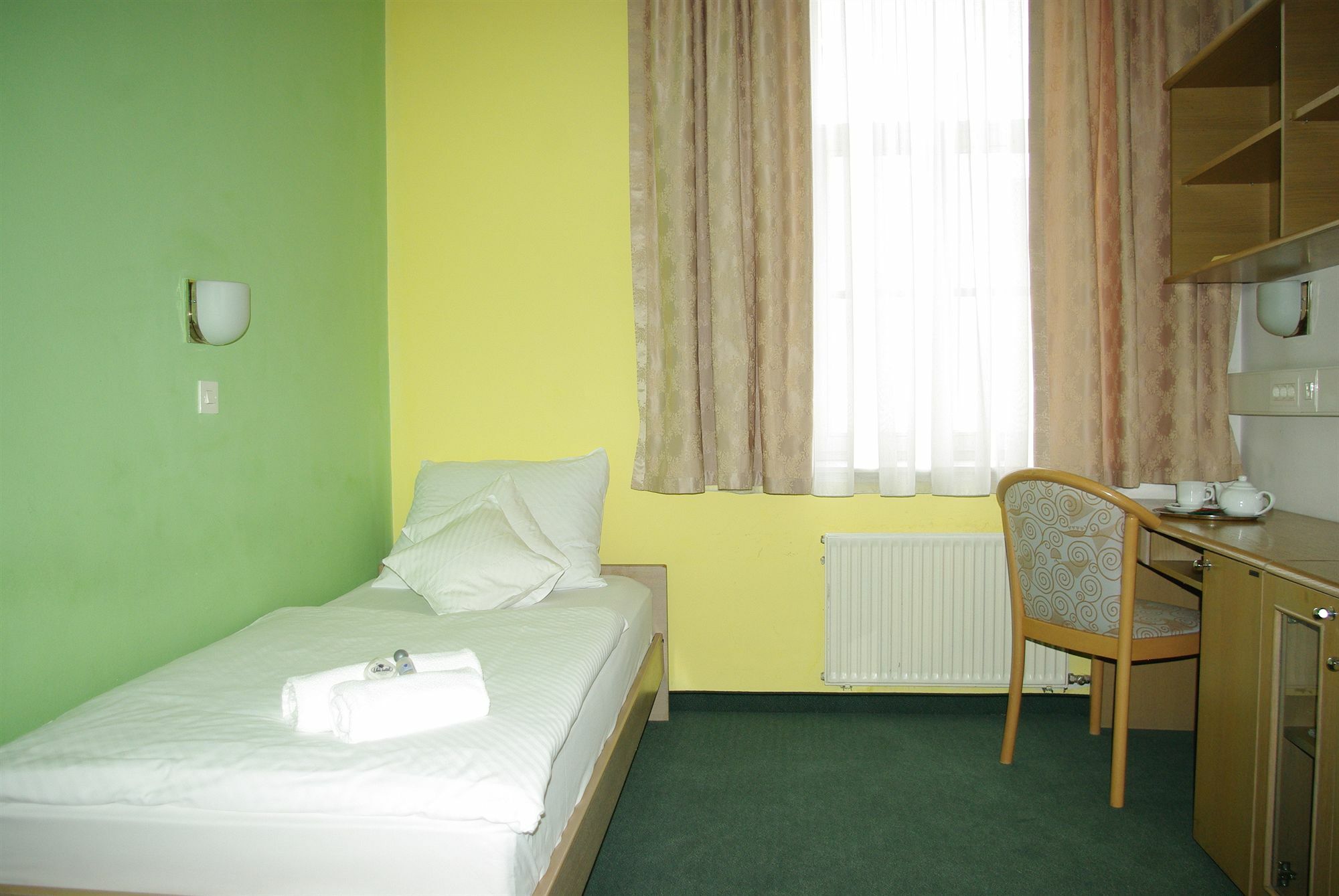 B&B Hotel Maribor Uni Hostel ภายนอก รูปภาพ